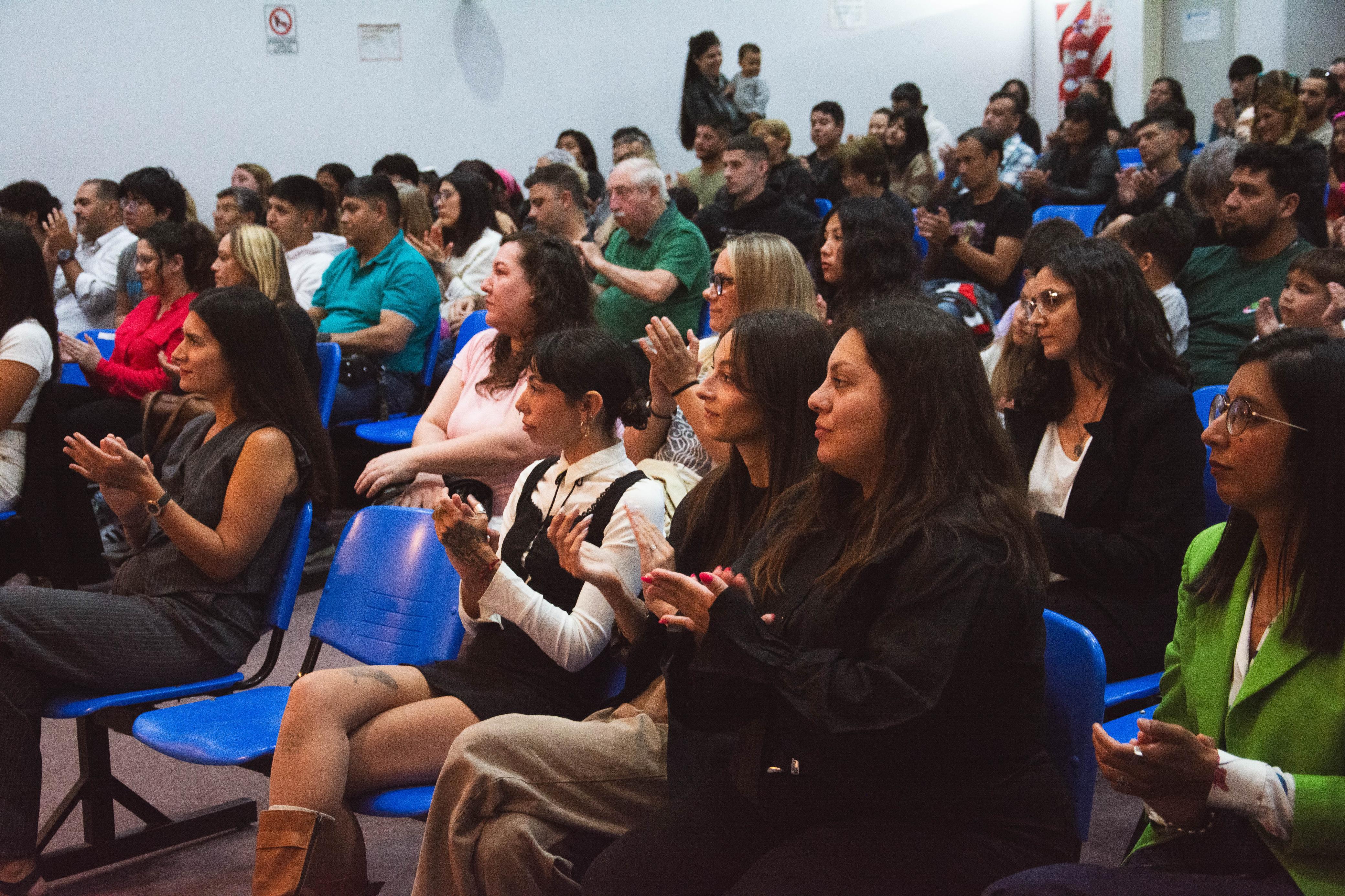 Público en la entrega de diplomas de la UNPSJB